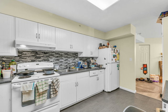 204 - 15233 Pacific Avenue