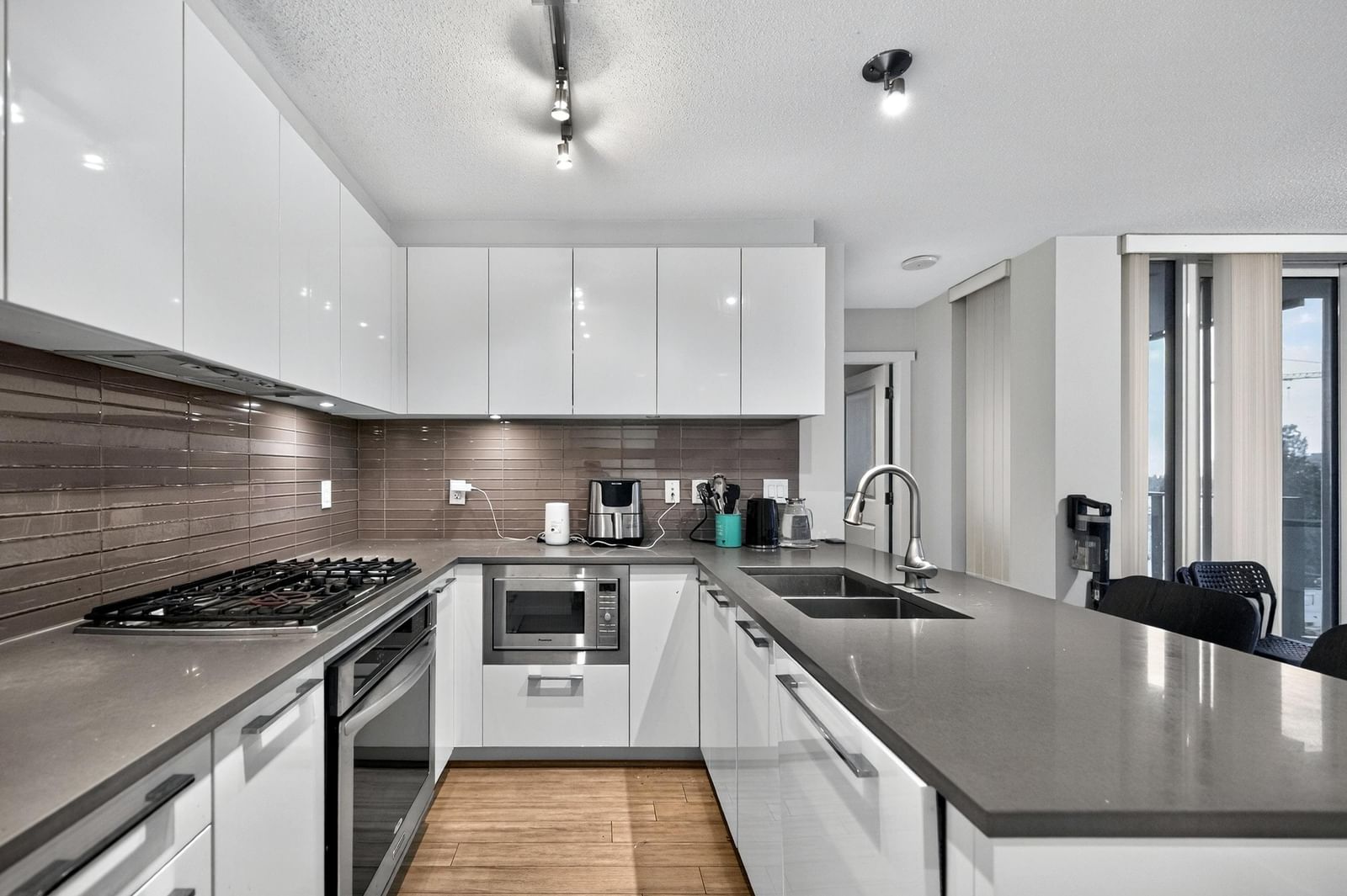 Listing Image 13