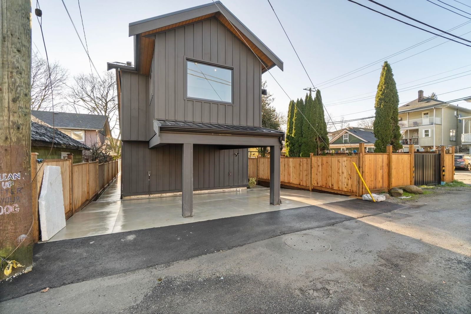 Listing Image 12