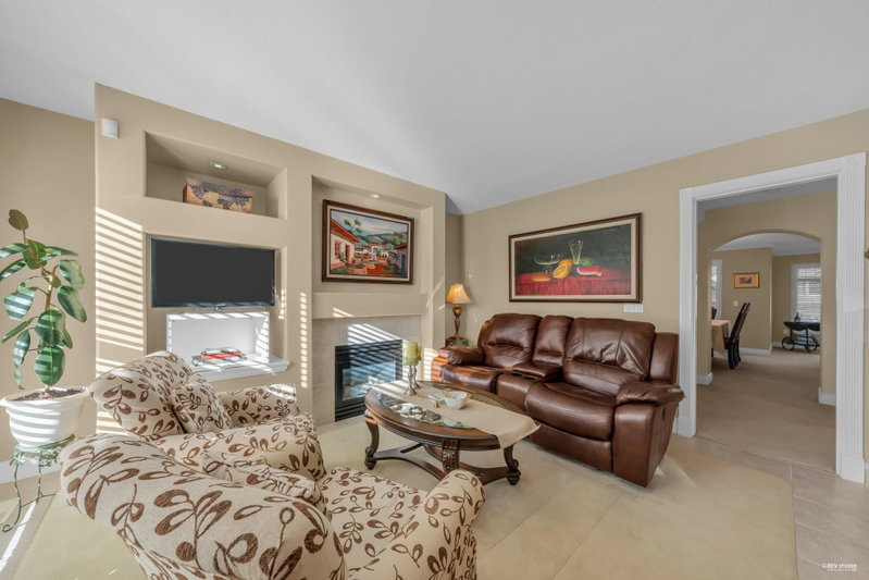 23 - 3405 Plateau Boulevard