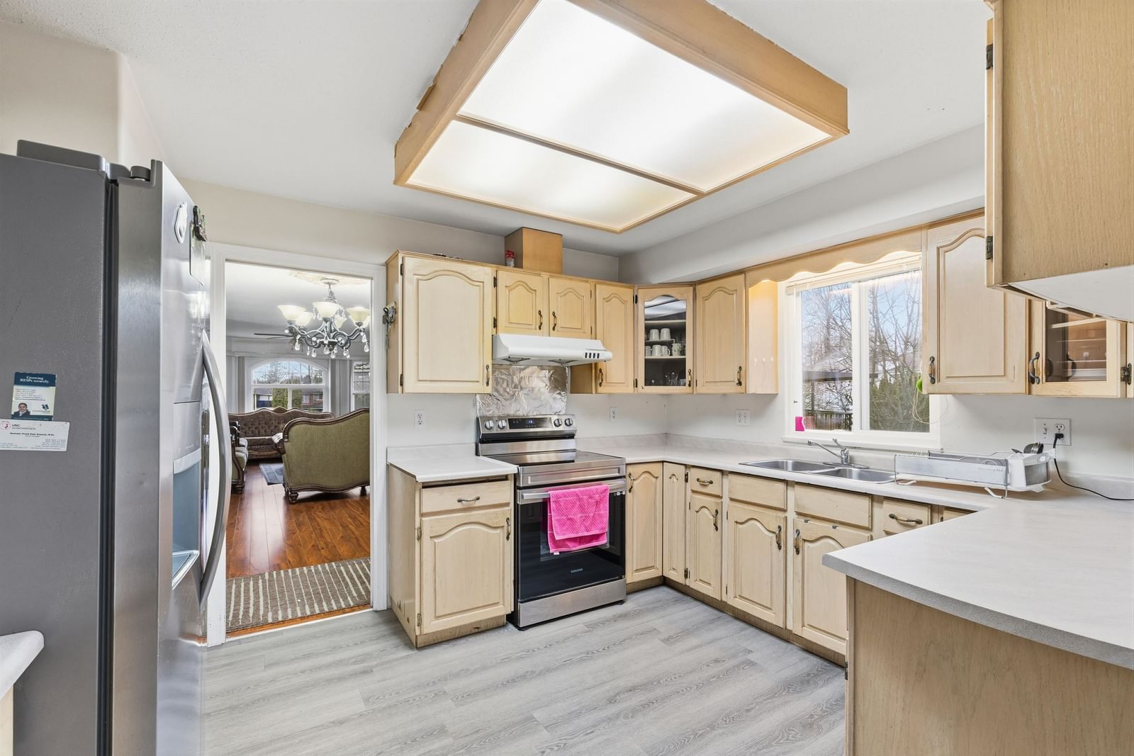 Listing Image 10