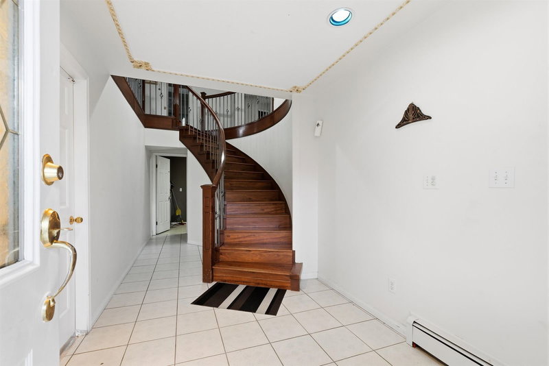 7076 122a Street, Surrey, V3W 4Z8 | Image 2