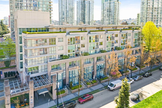 1028 Cambie Street