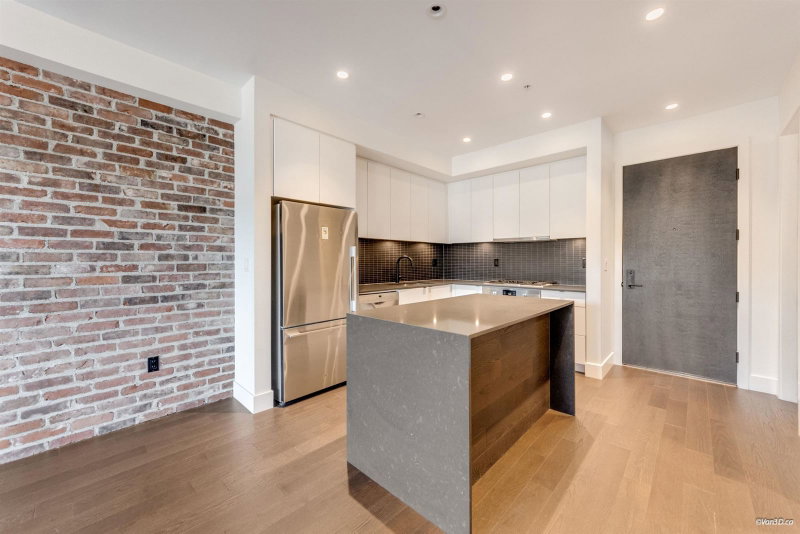 406 - 83 Moody Street