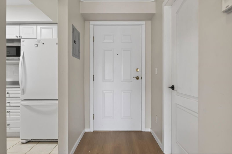 308 - 2340 Hawthorne Avenue, Port Coquitlam, V3C 1W9 | Image 3