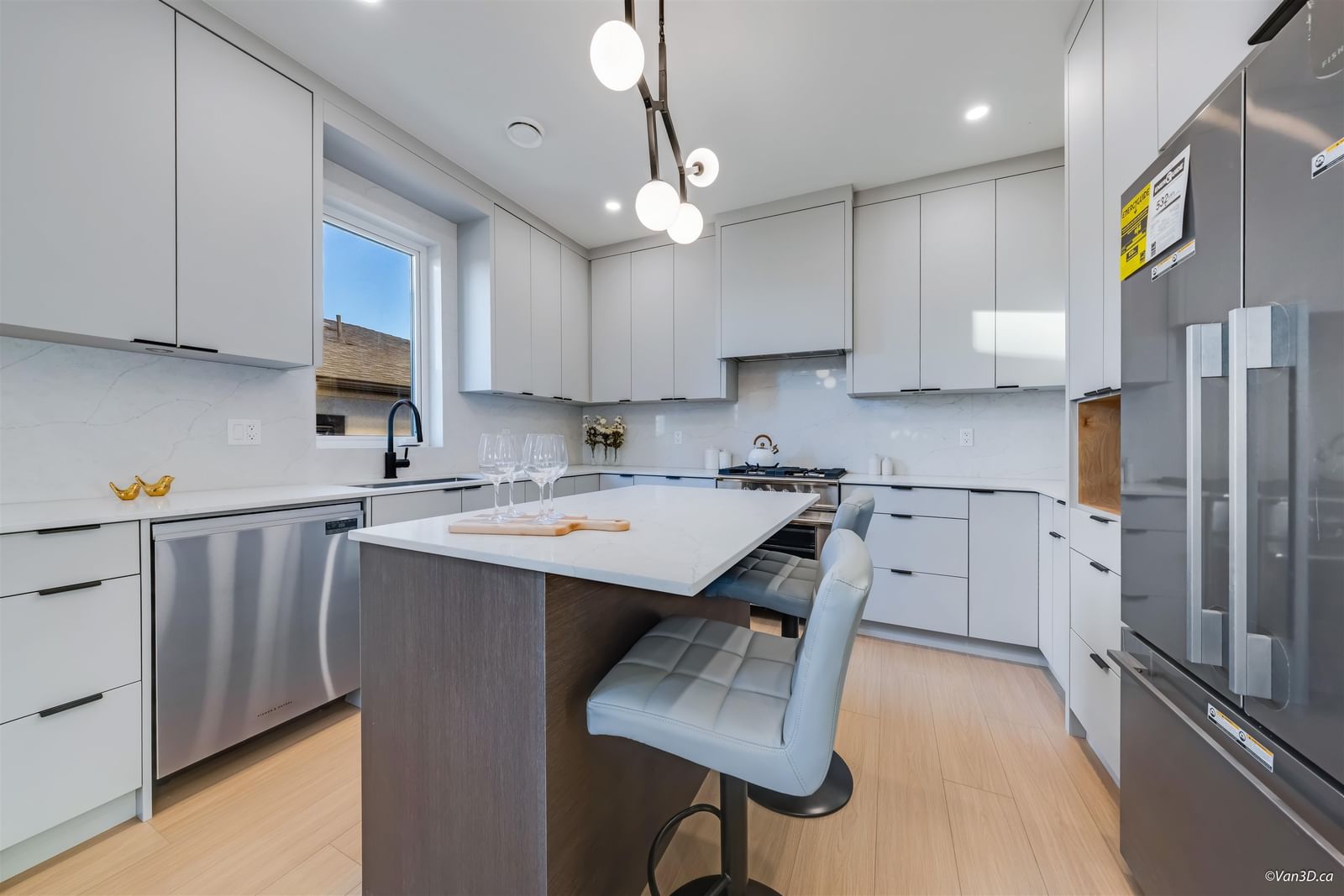 Listing Image 9