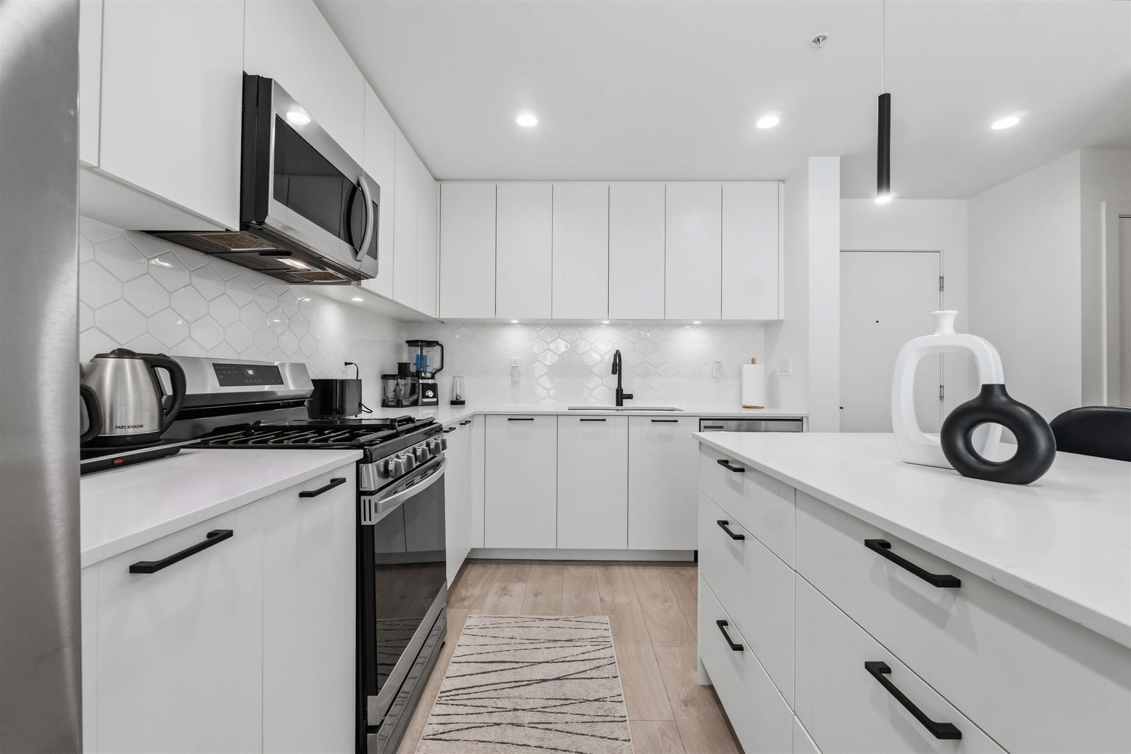 Listing Image 19