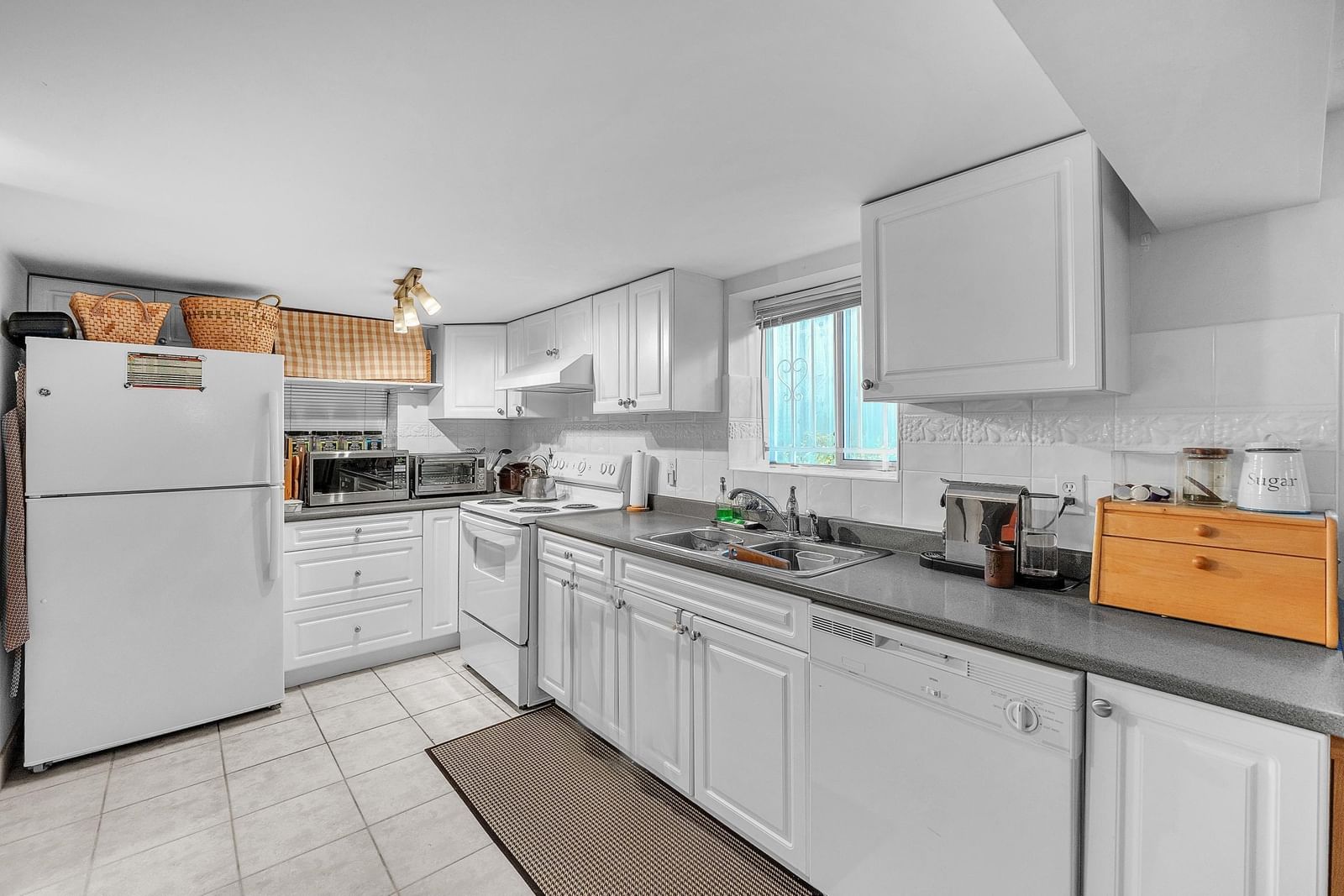 Listing Image 13