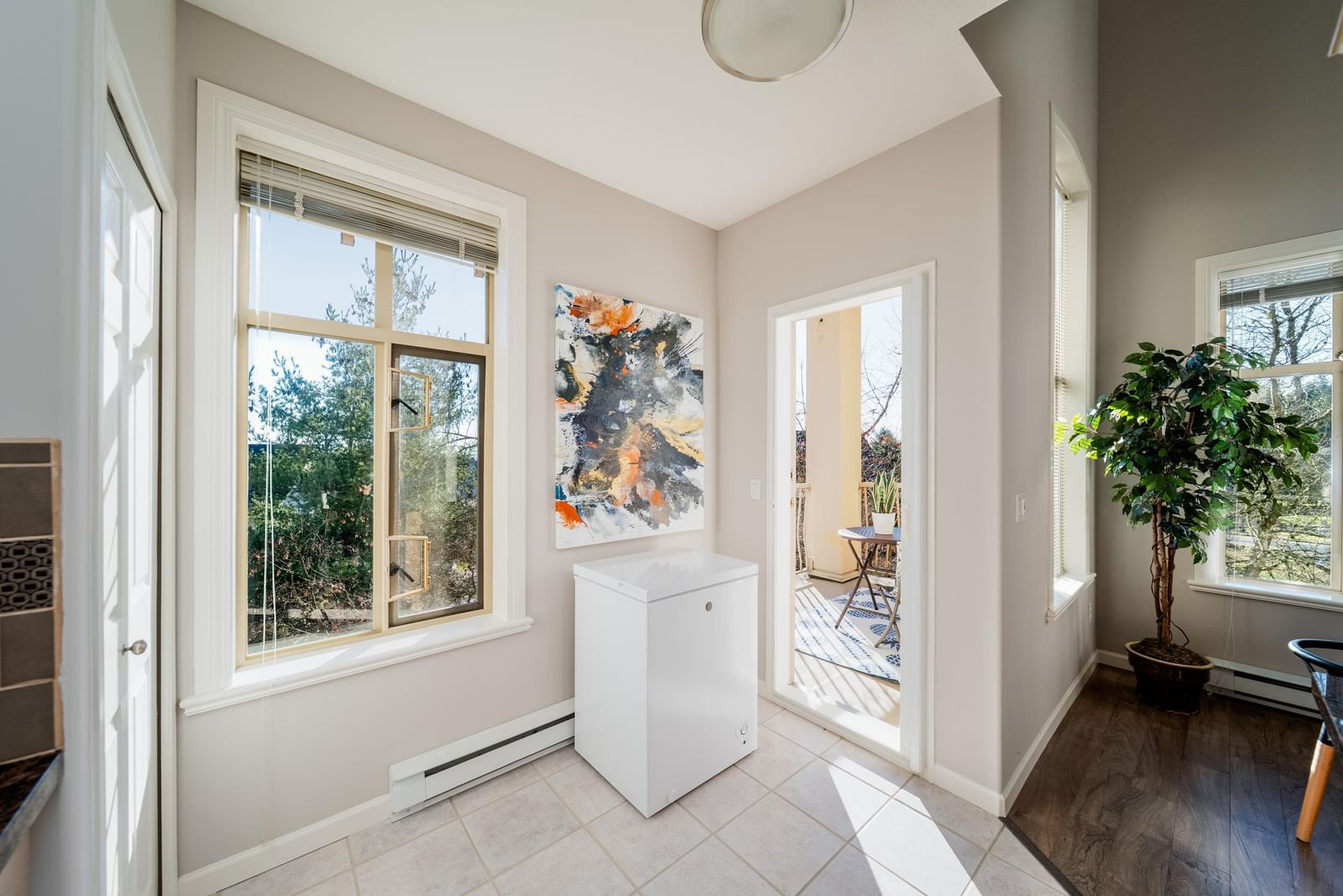Listing Image 8