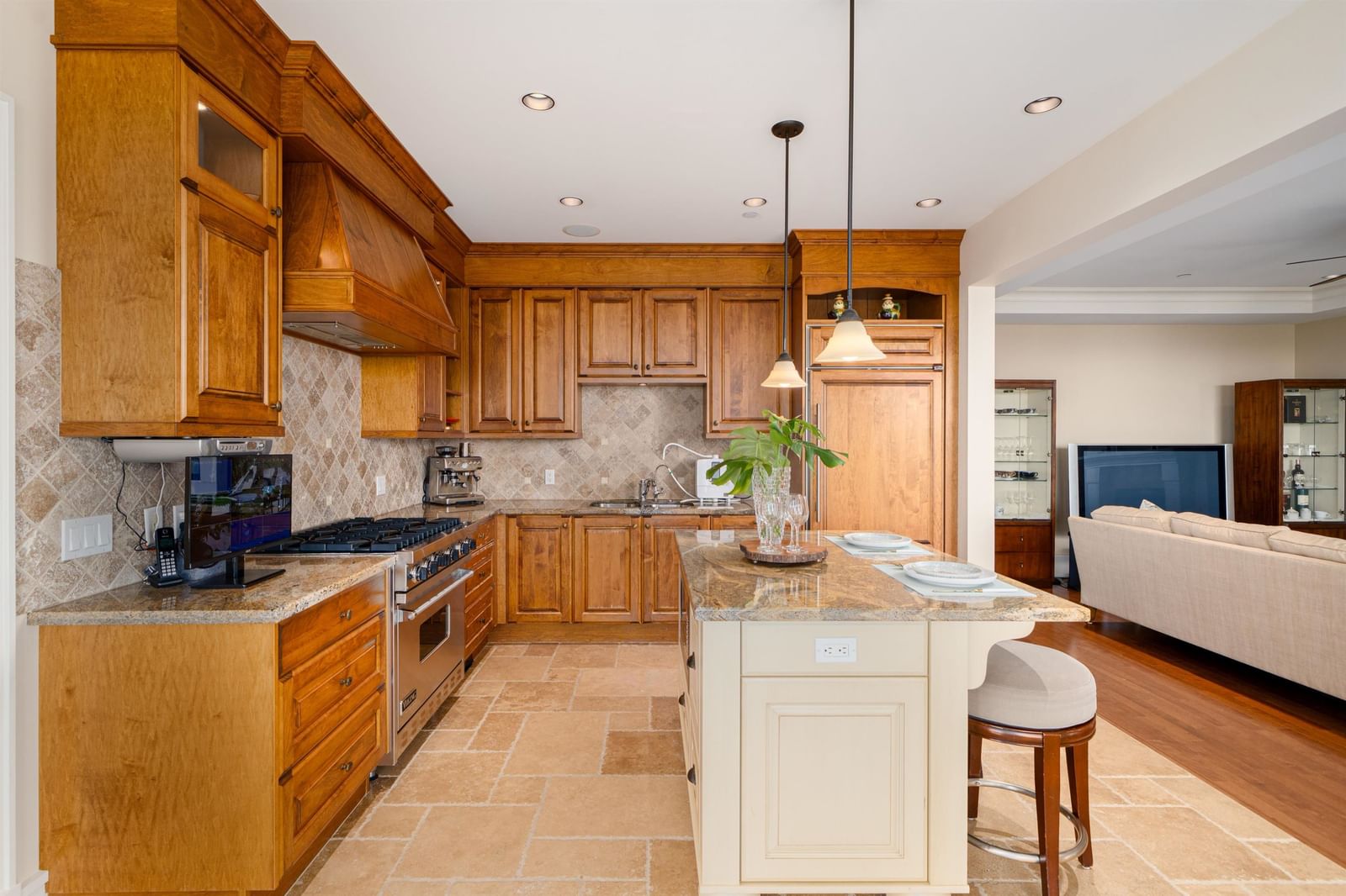 Listing Image 19