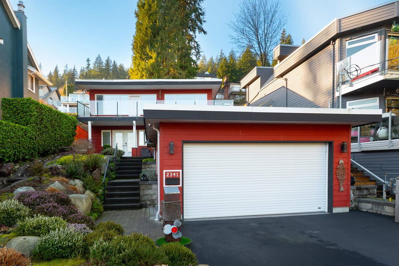 2341 Panorama Drive, North Vancouver, V7G 1V4 | Image 2