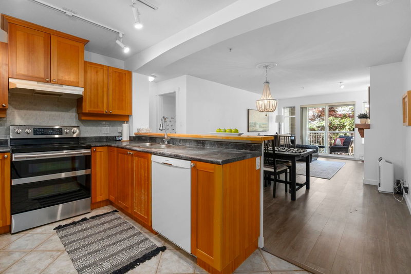 212 - 1432 Parkway Boulevard, Coquitlam, V3E 3L9 | Image 3