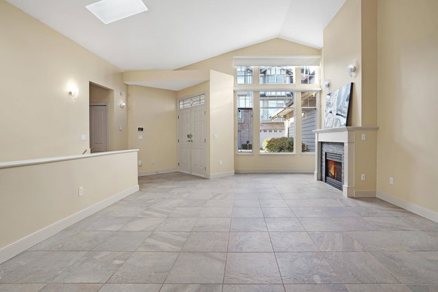 34 - 5221 Oakmount Crescent