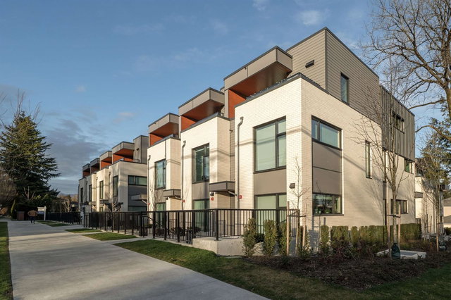 15 - 6778 Oak Street