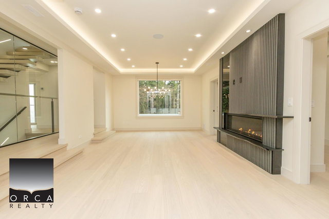 2050 Westdean Crescent