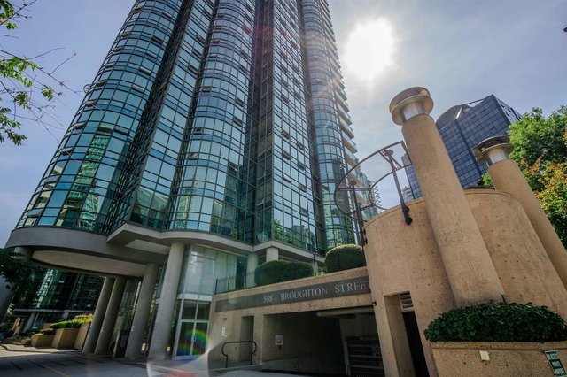 302 - 588 Broughton Street