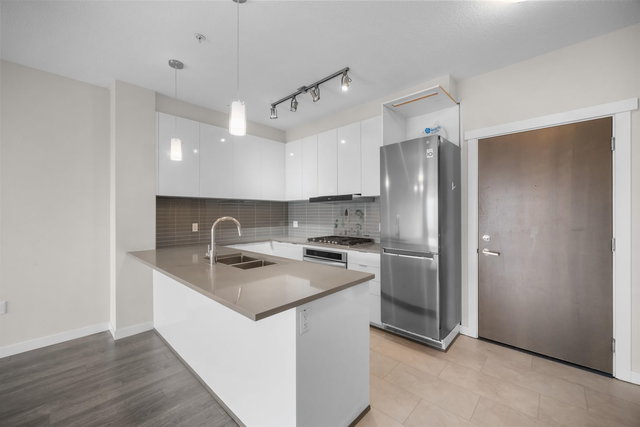 603 - 9399 Alexandra Road