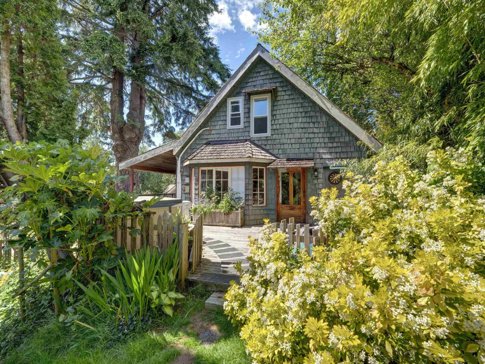 Listing Image 11