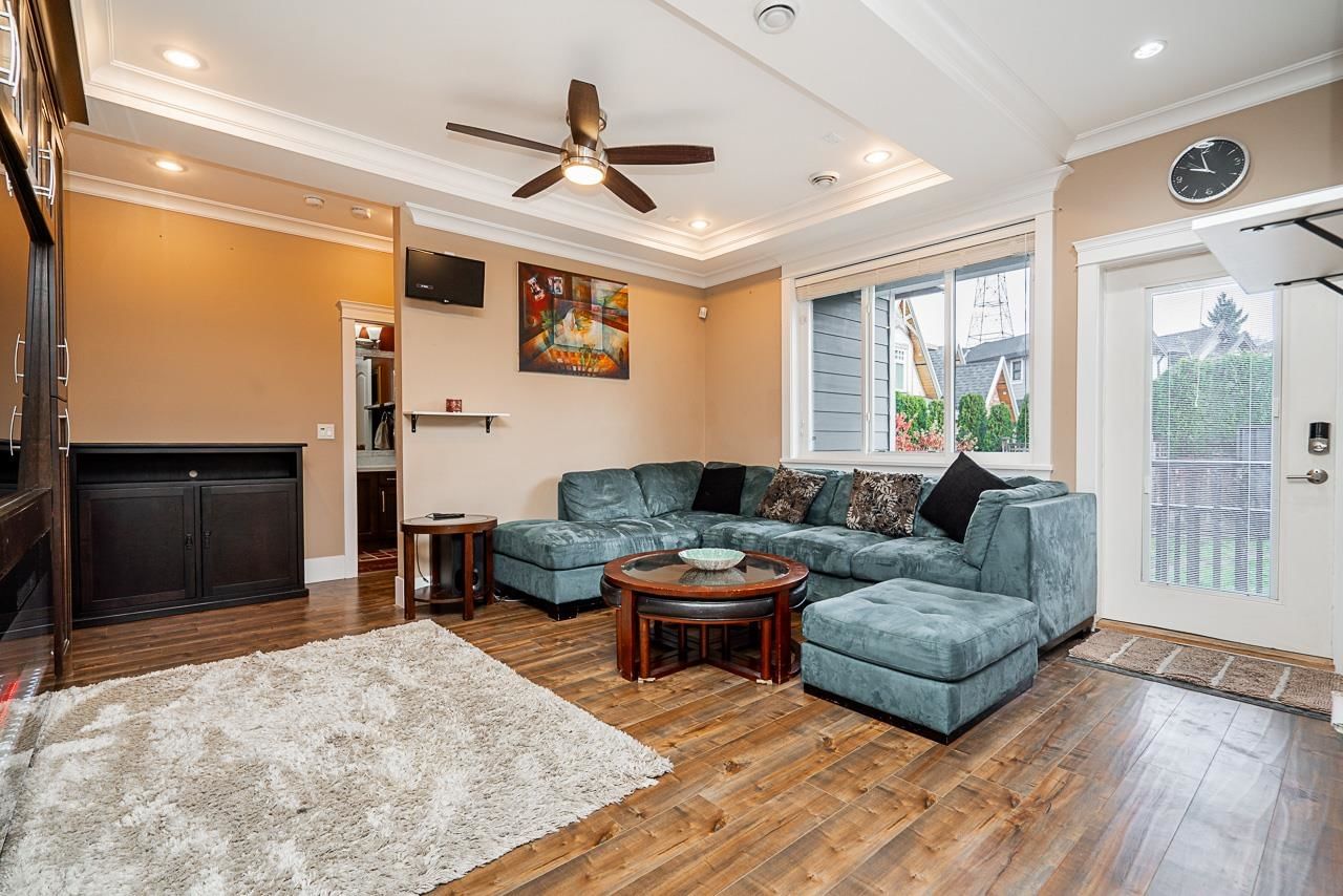 Listing Image 14