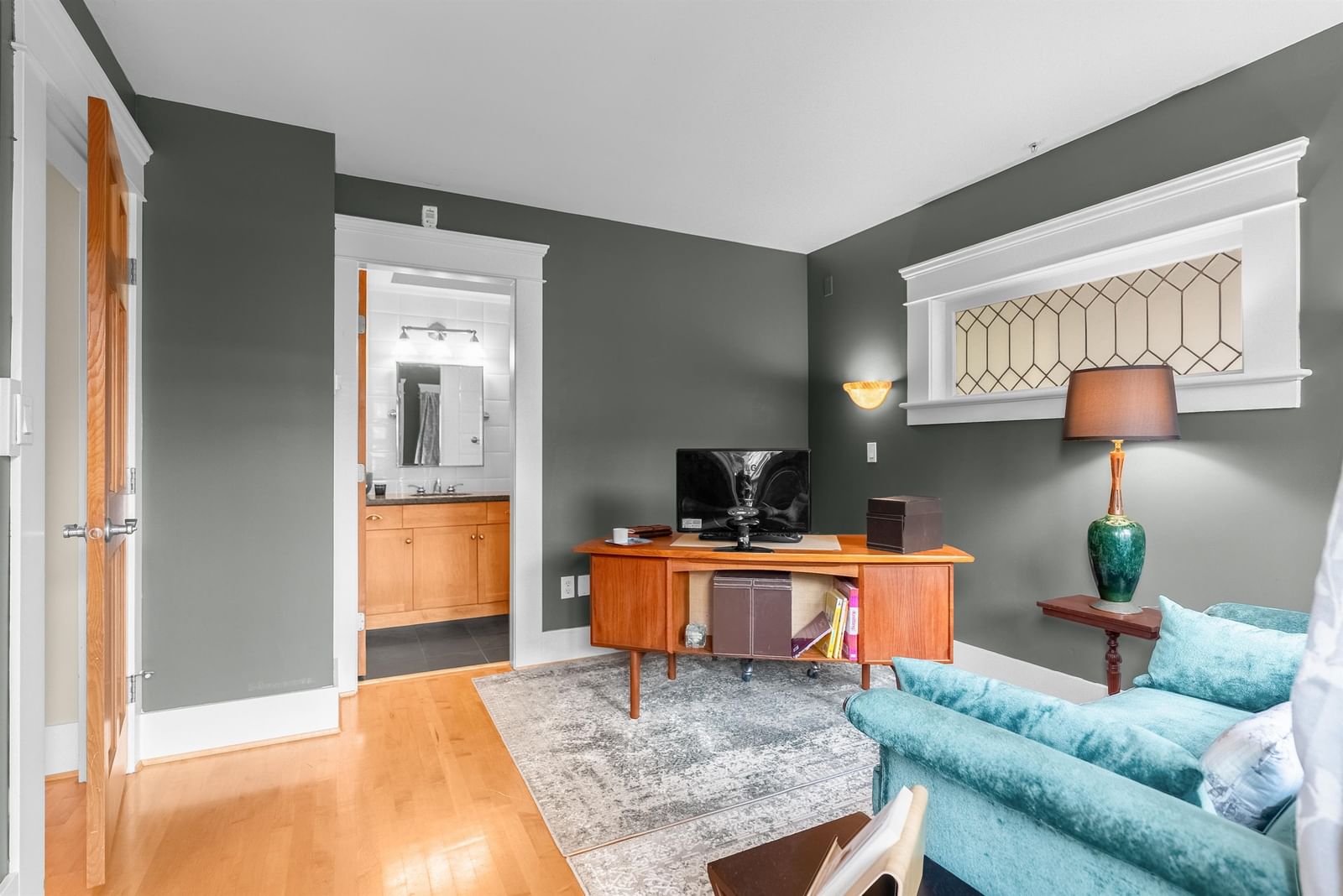 Listing Image 11