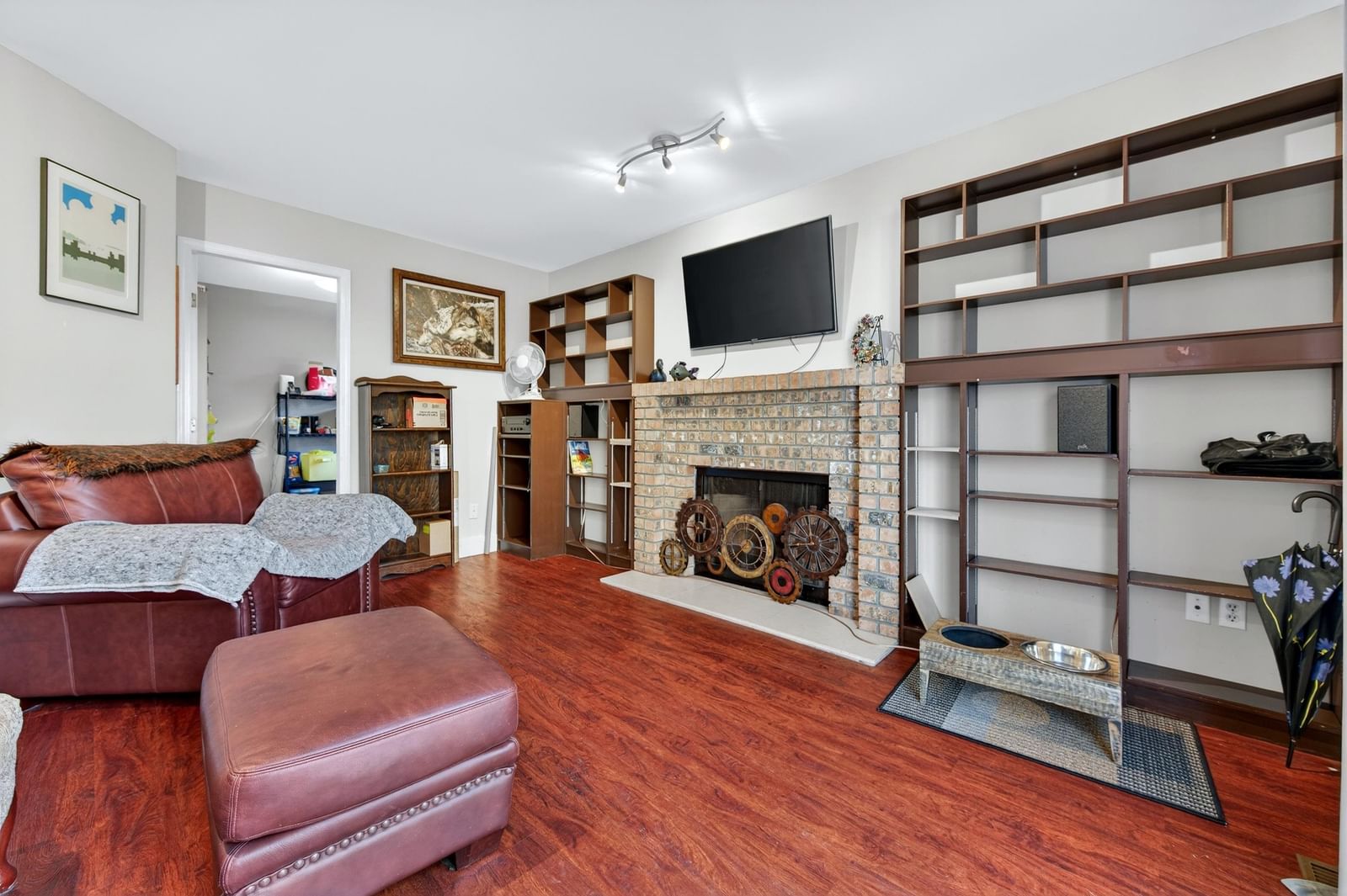 Listing Image 17