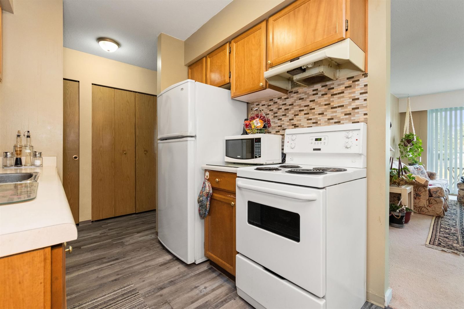 Listing Image 14