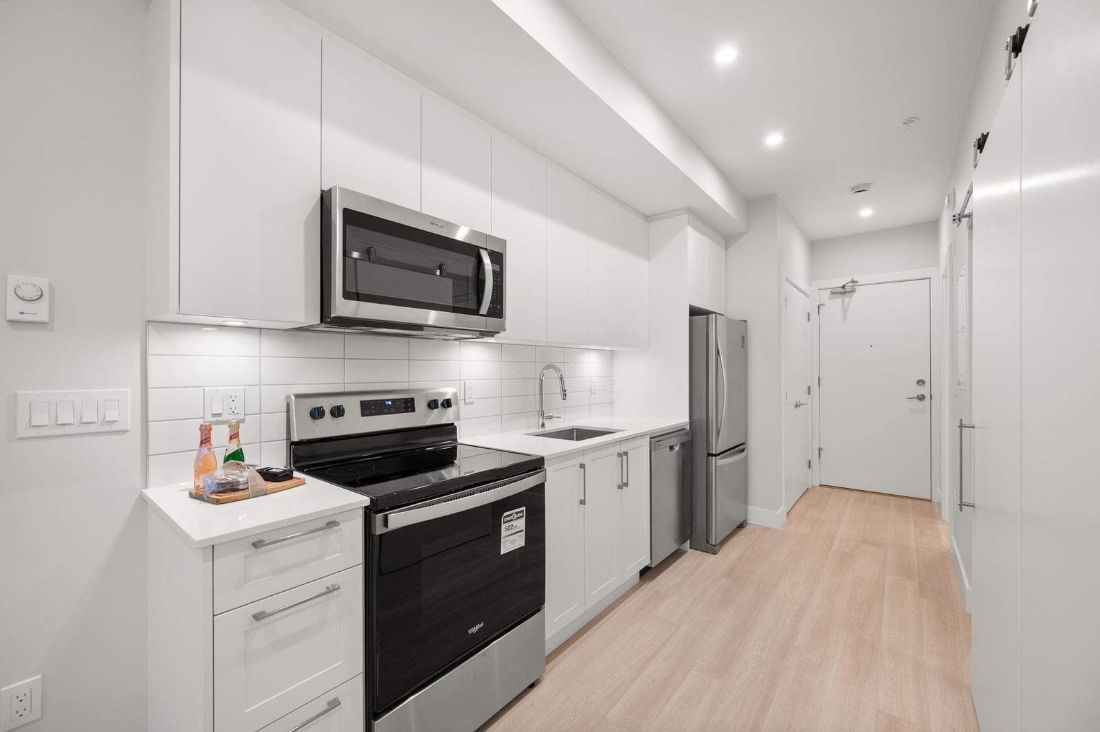 Listing Image 9