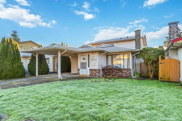 8680 Citadel Crescent