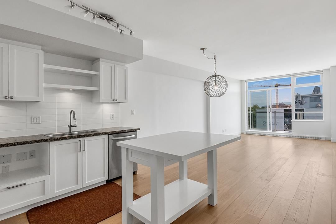 Listing Image 10