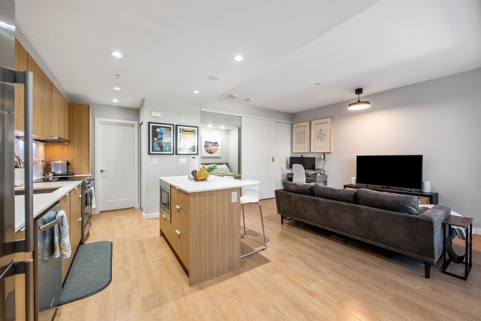 Listing Image 9