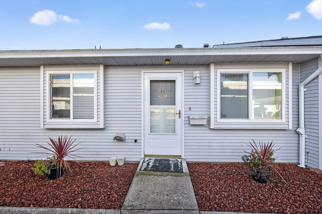 39 - 23580 Dewdney Trunk Road