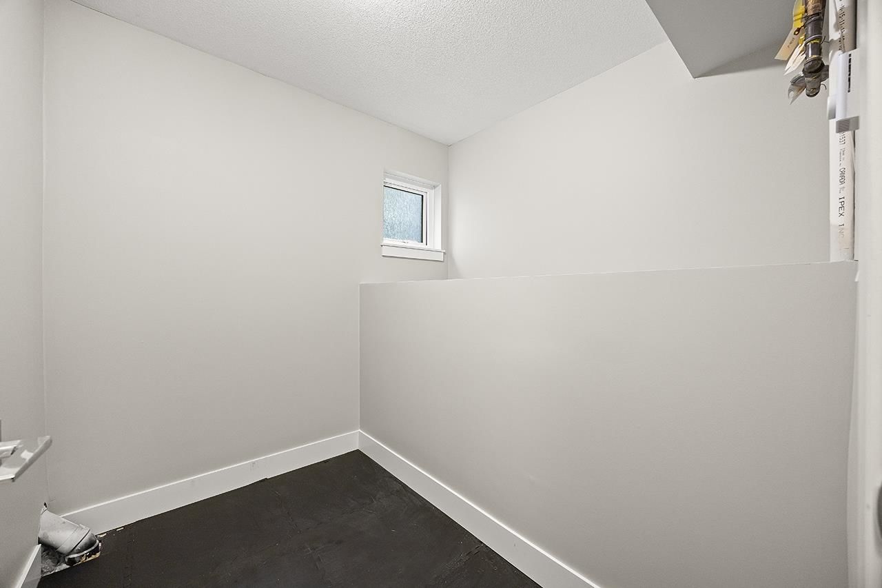 Listing Image 27