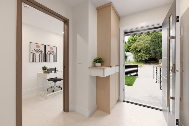 102 - 914 Rochester Avenue, Coquitlam, V3K 2W6 | Image 2