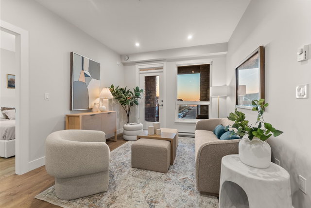 211 - 1942 Starling Drive