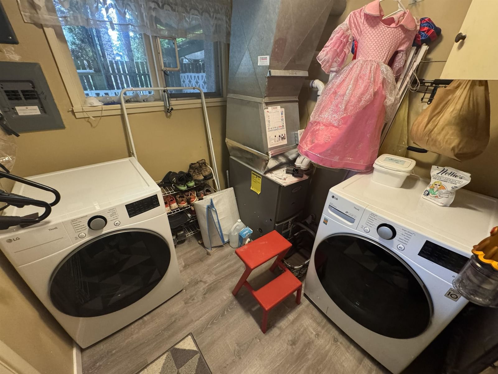 Listing Image 10