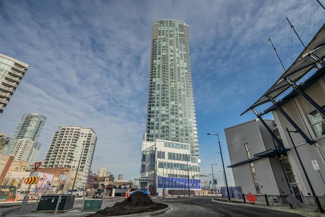 3907 - 680 Quayside Drive