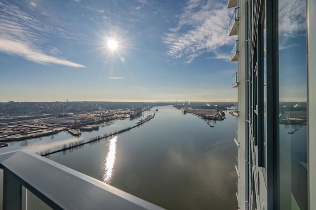 3907 - 680 Quayside Drive