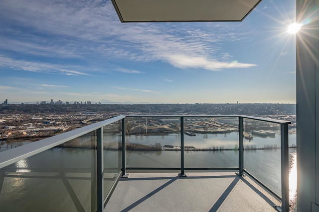 3907 - 680 Quayside Drive