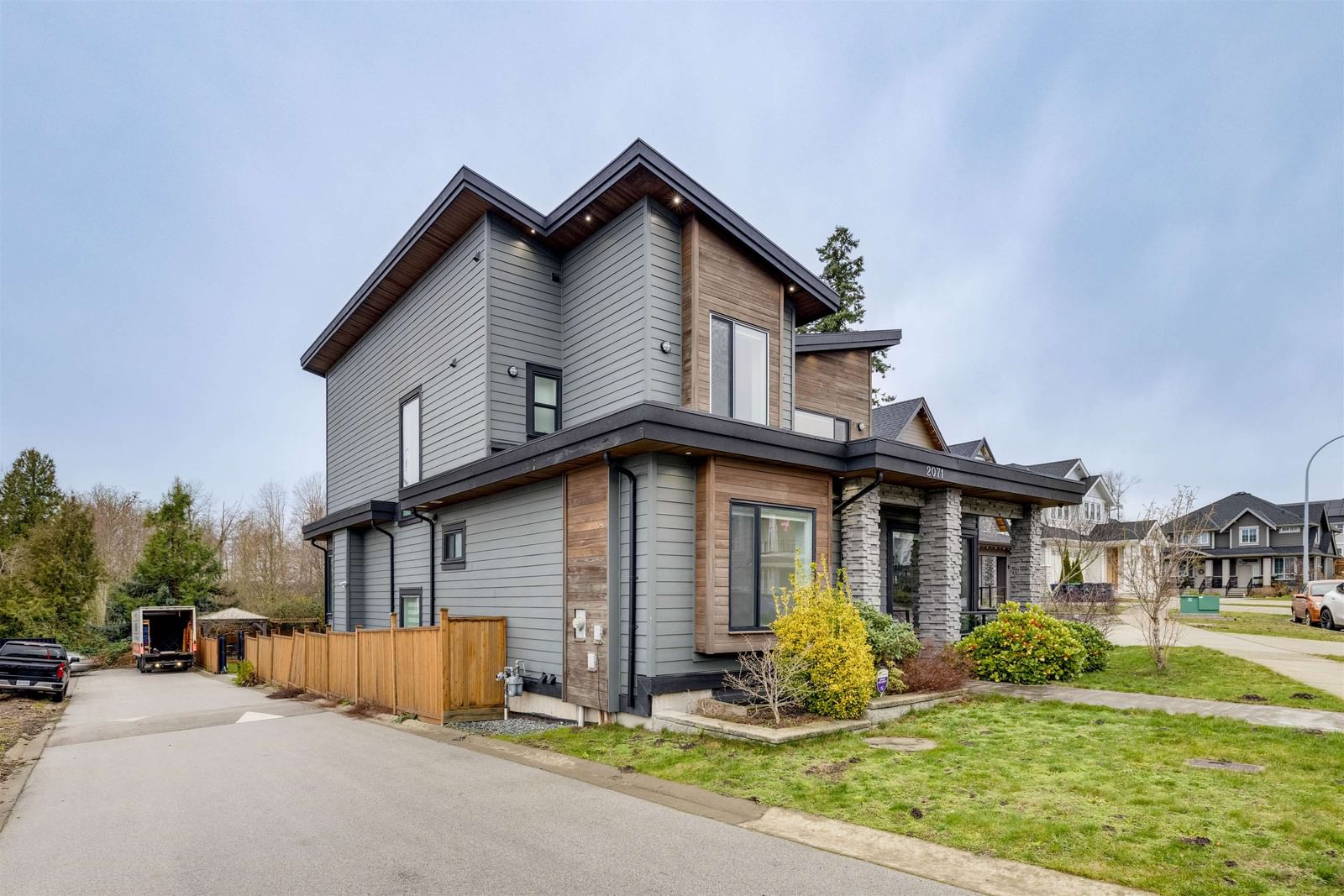 Listing Image 20