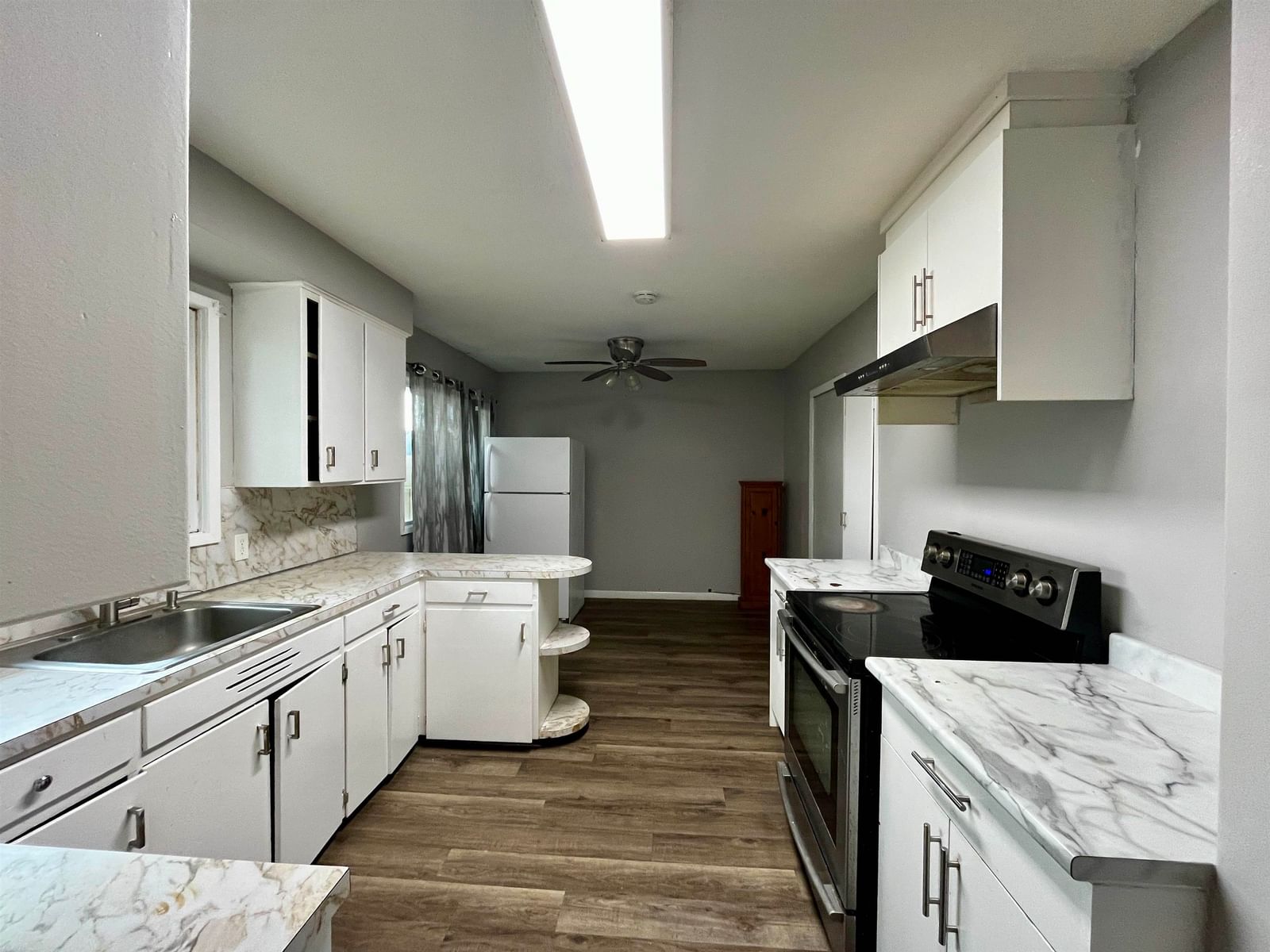 Listing Image 21