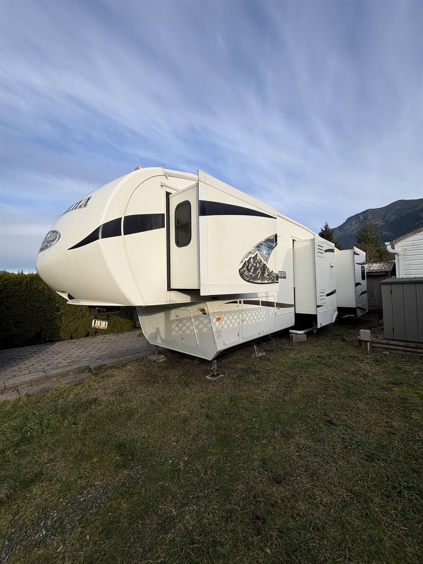 Listing Image 6
