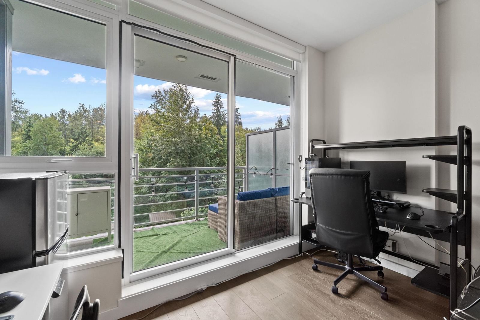 Listing Image 10