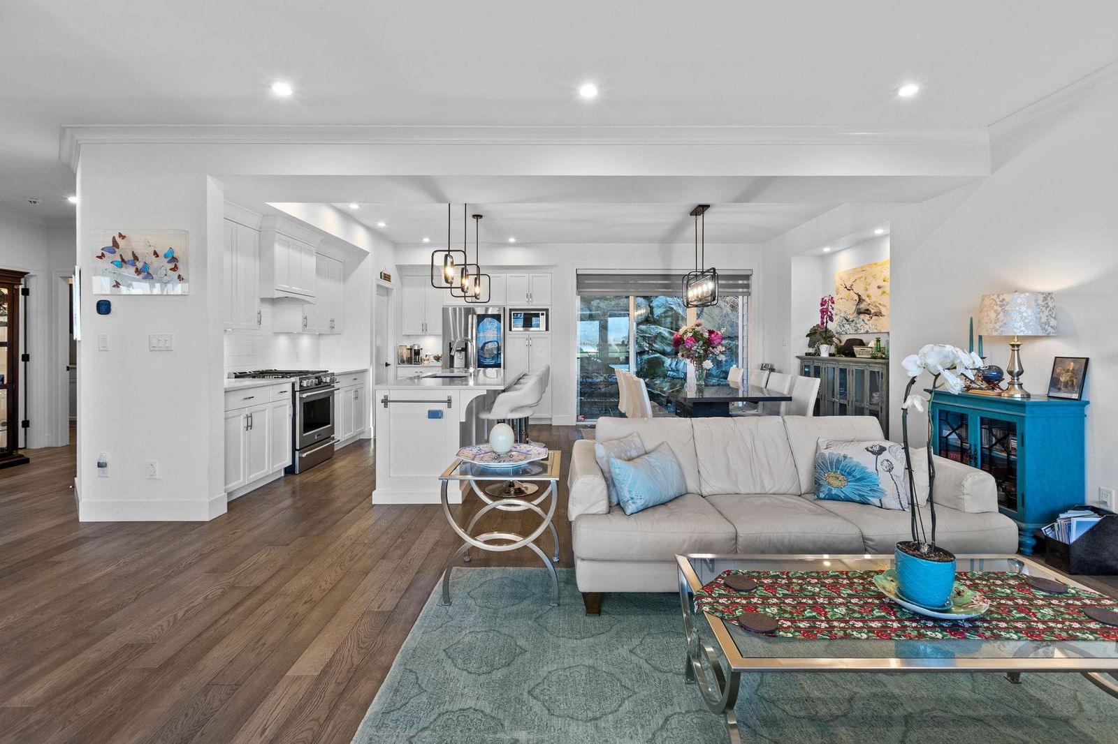Listing Image 9