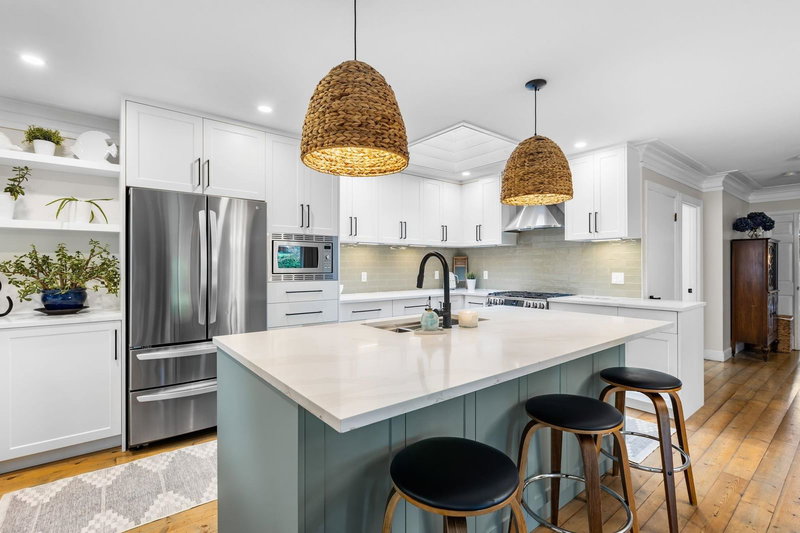 14015 Marine Drive, White Rock, V4B 1A6 | Image 2