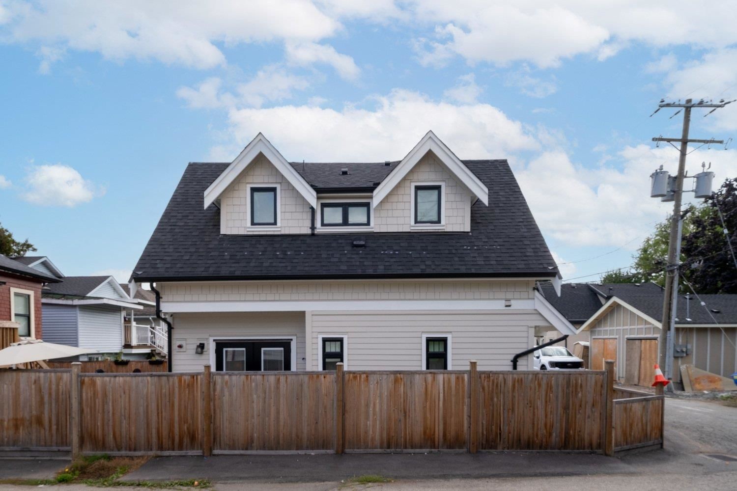 Listing Image 14