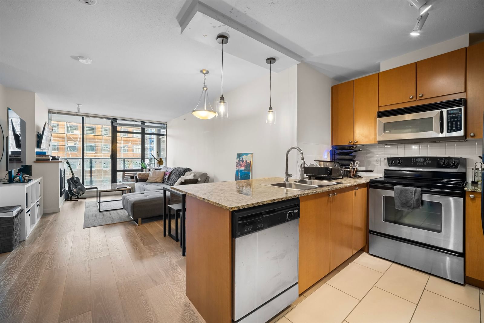 Listing Image 10