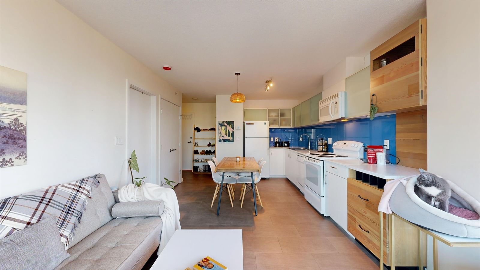 Listing Image 13