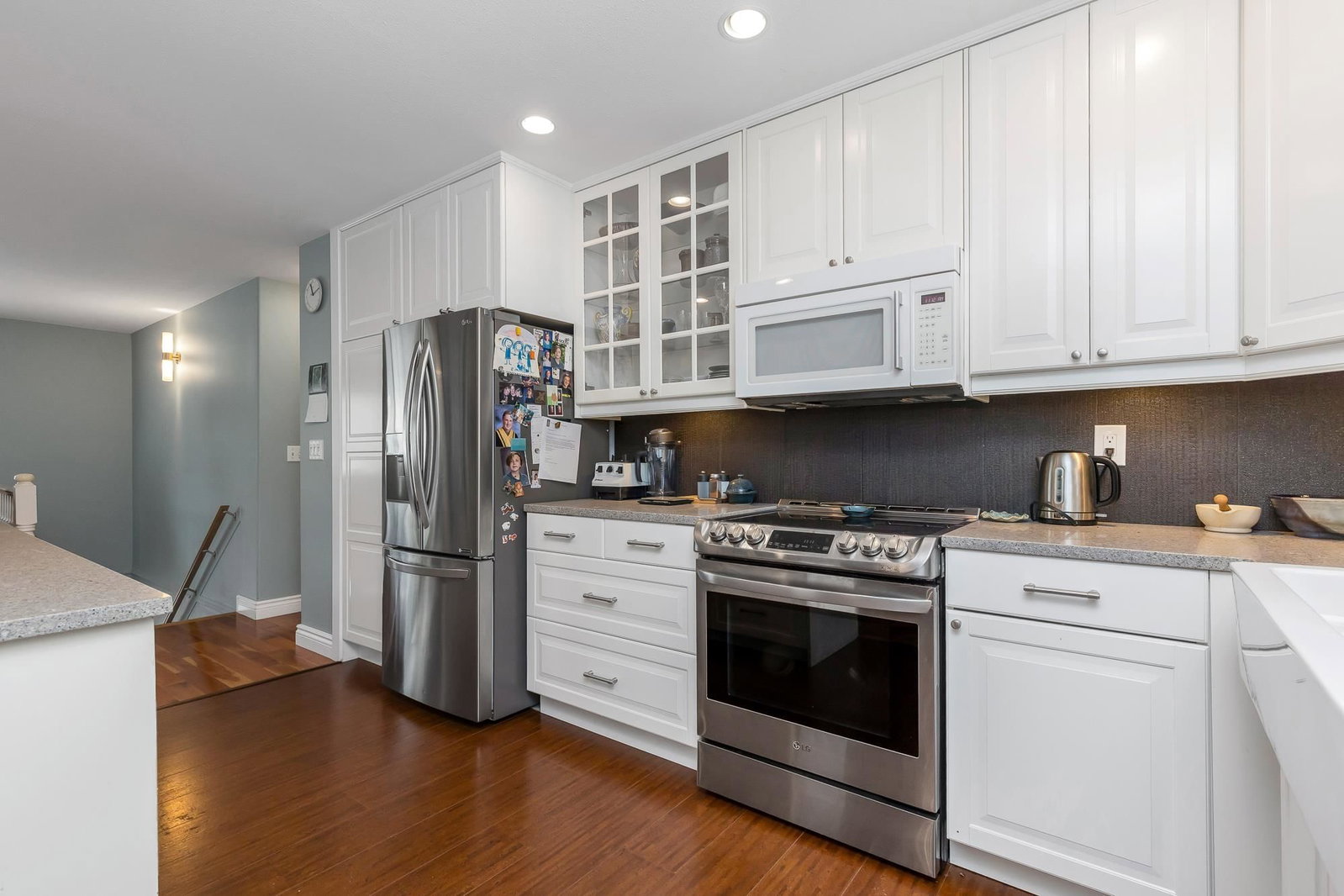 Listing Image 9