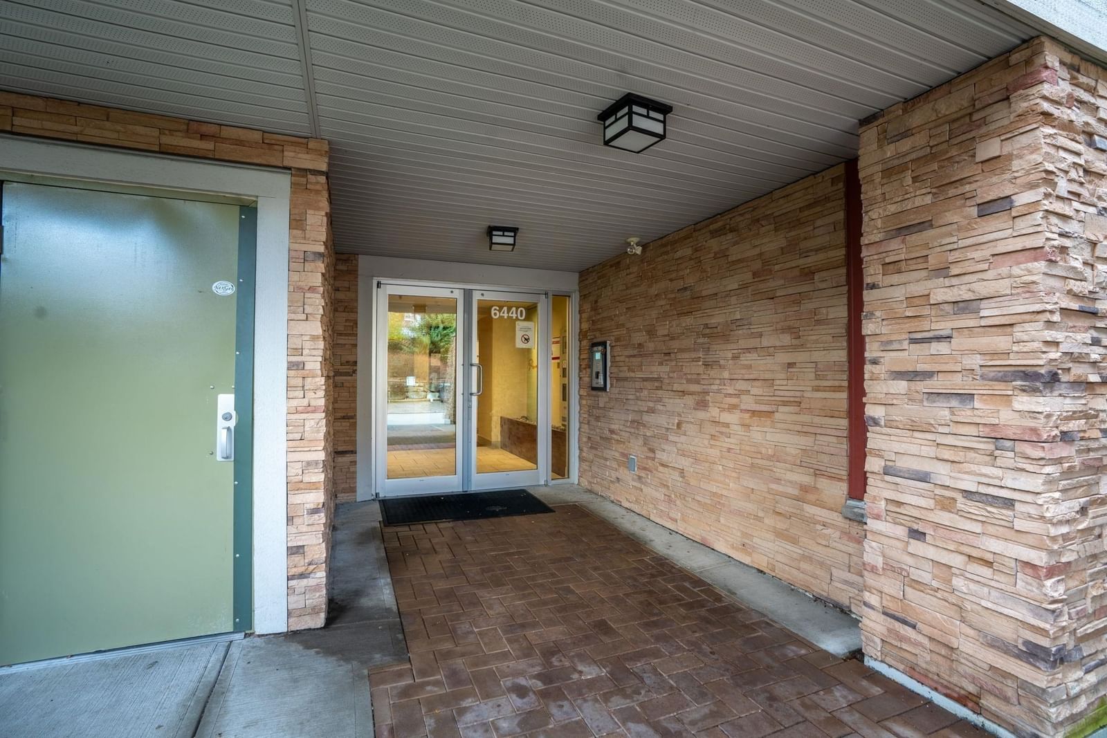 Listing Image 24