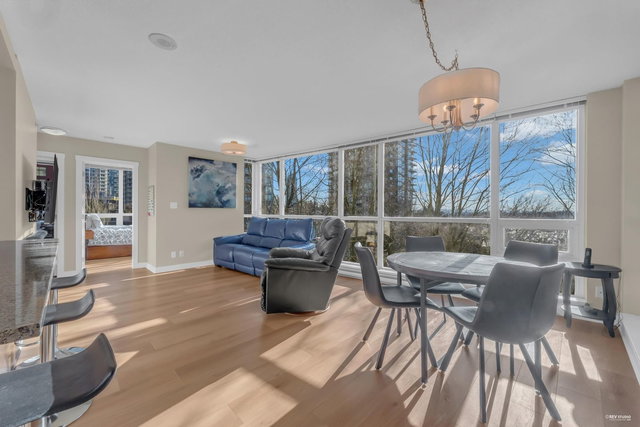 705 - 2978 Glen Drive